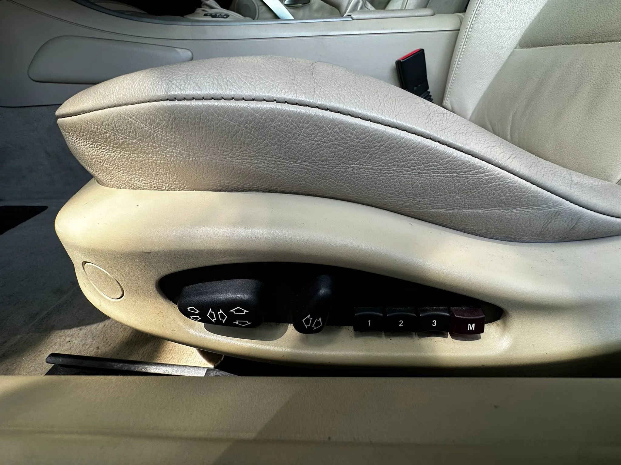Used 2005 BMW Z4 2.5i RWD image 29
