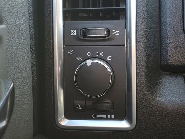 Used 2023 RAM 1500 Classic SLT image 28