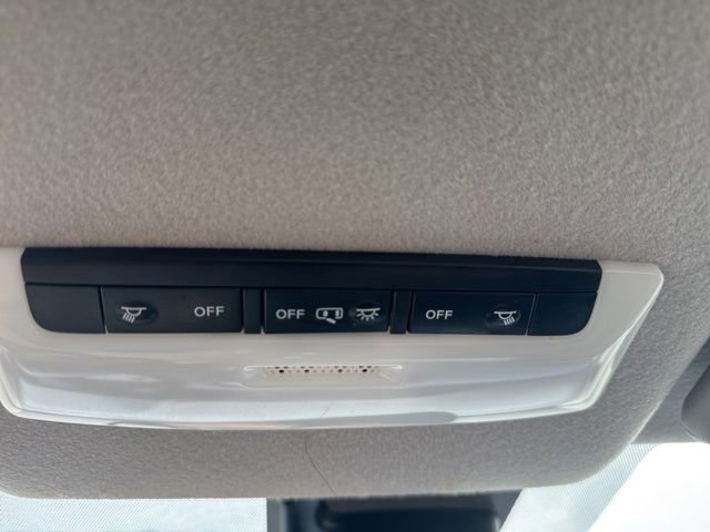Used 2023 Nissan Versa SV FWD image 18
