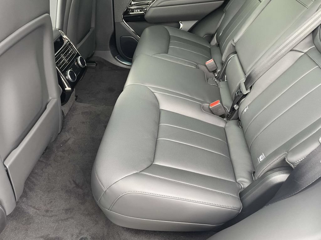 New 2026 Land Rover Range Rover Sport Dynamic SE AWD/4WD image 15