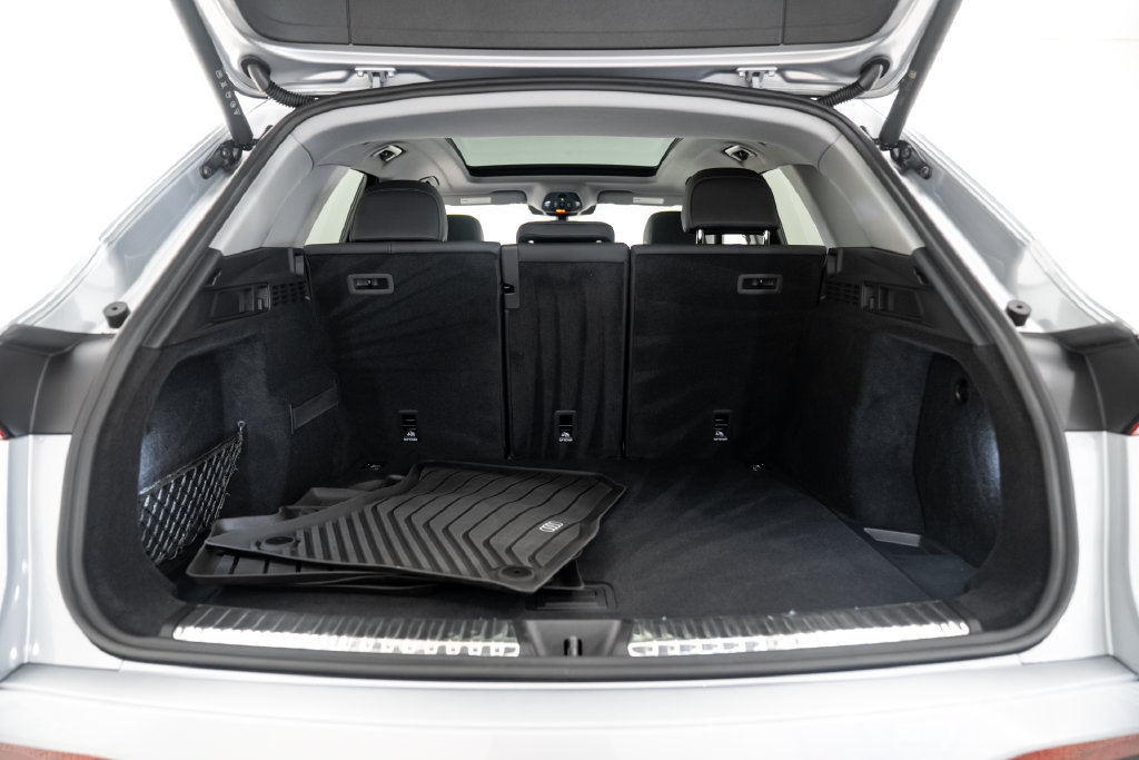 Certified 2025 Audi Q5 Premium w/ Convenience Package AWD/4WD image 9