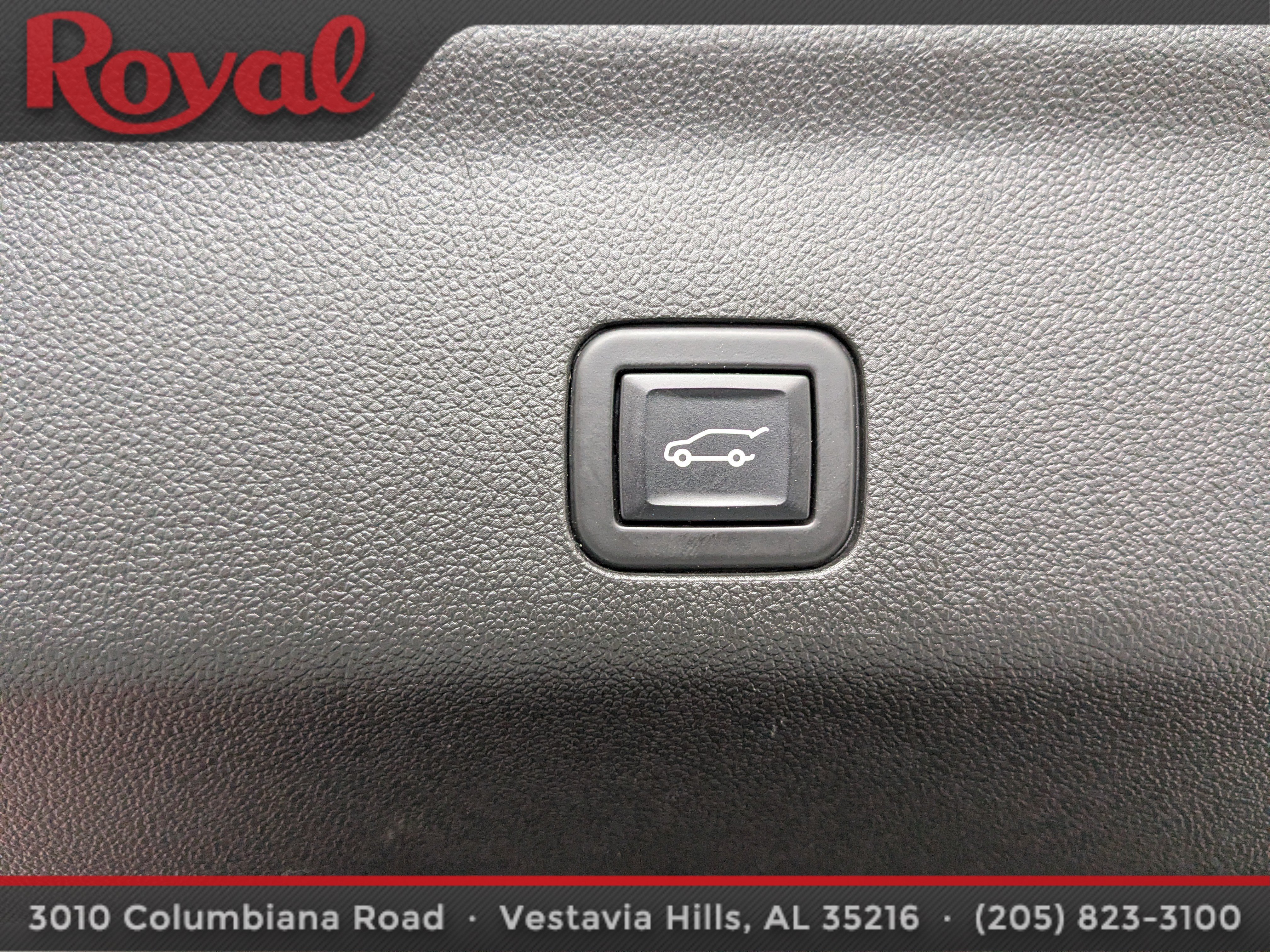 Used 2023 Chevrolet Tahoe Z71 w/ Luxury Package AWD/4WD image 16