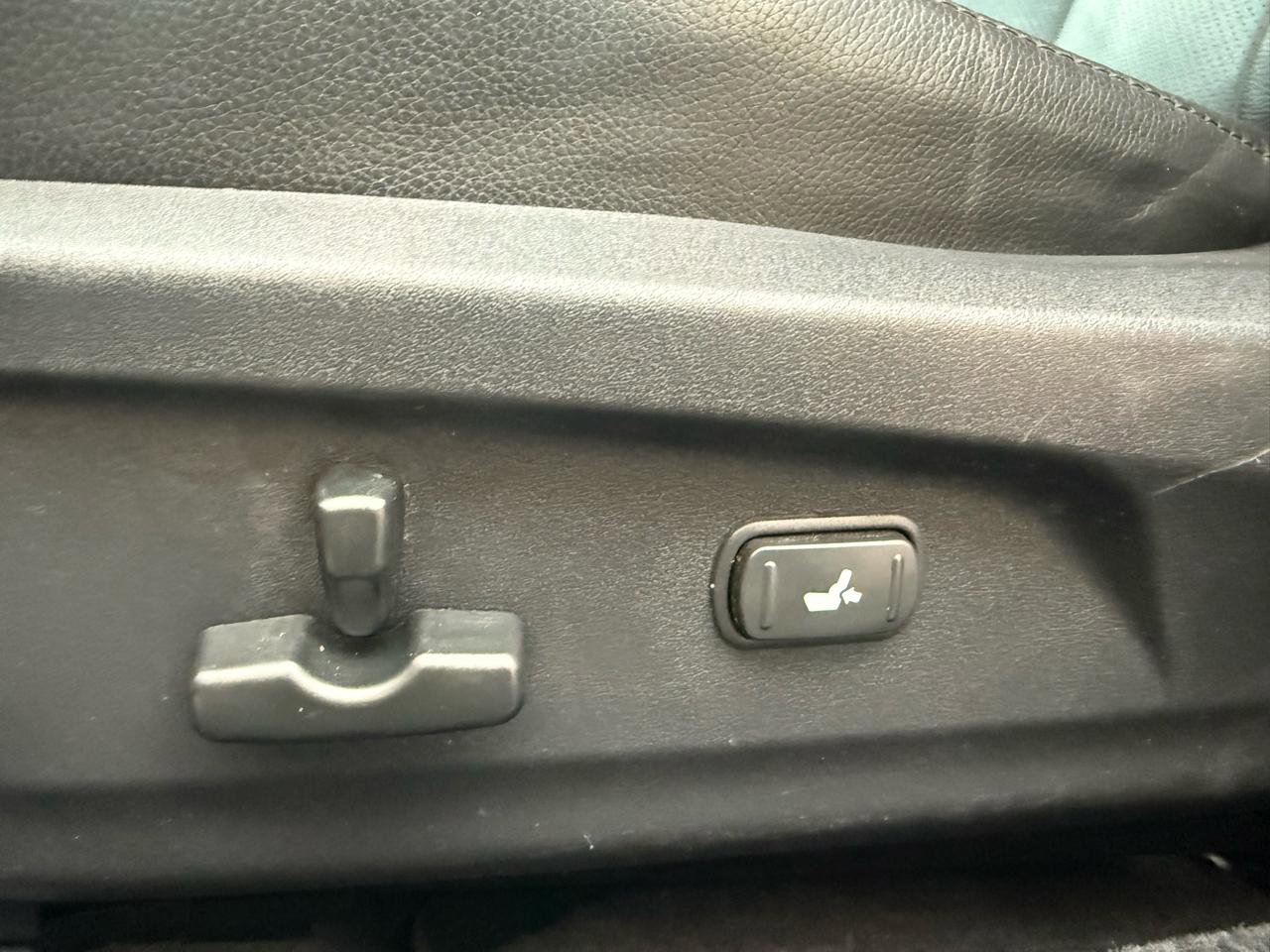 Used 2010 Subaru Legacy 3.6R Limited w/ Appearance Package 1F image 39