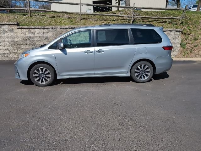 Used 2020 Toyota Sienna LE w/ LE Preferred Package AWD/4WD image 6