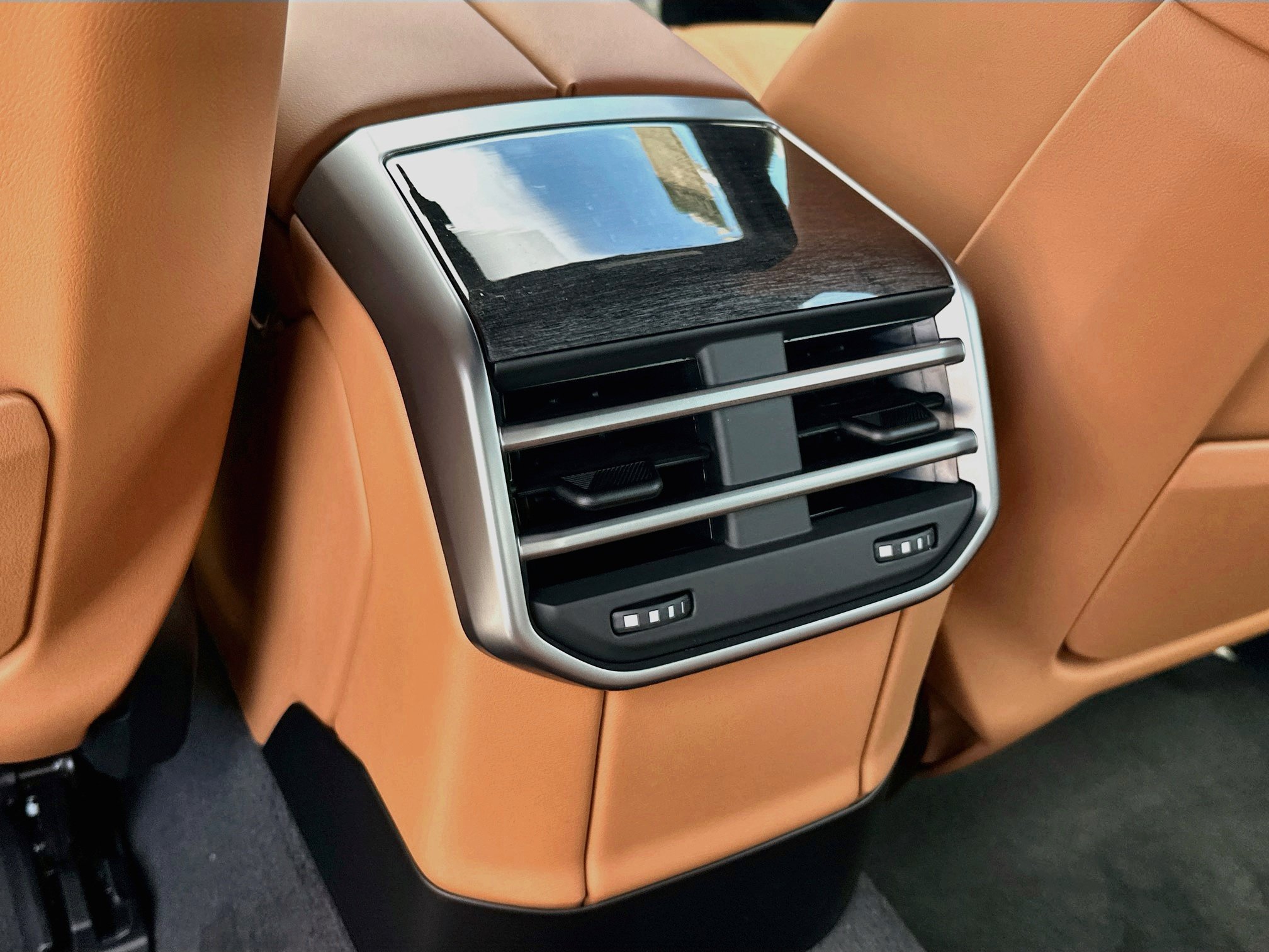 New 2027 BMW 740i w/ M Sport Package RWD image 17