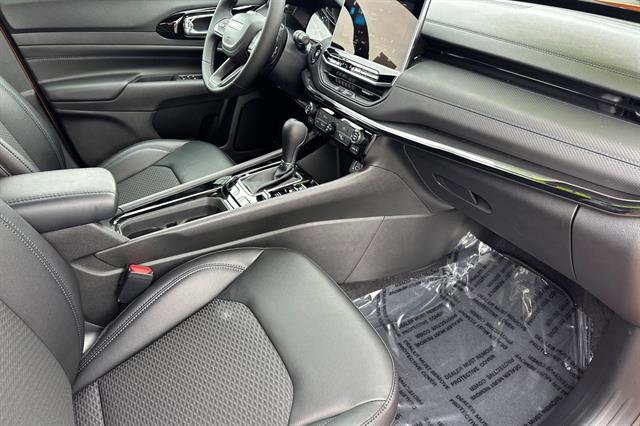 New 2026 Jeep Compass Latitude image 13