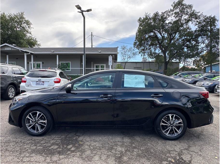 Used 2024 Kia Forte LXS image 4