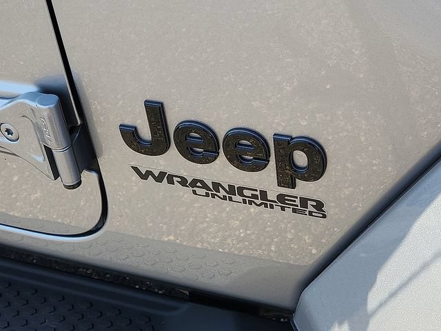 Used 2021 Jeep Wrangler Unlimited Sahara AWD/4WD image 8
