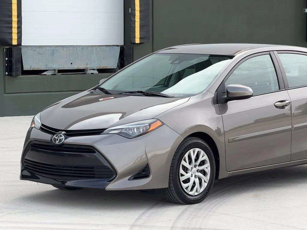 Used 2017 Toyota Corolla LE w/ Carpet Mat Package (TMS) FWD image 27