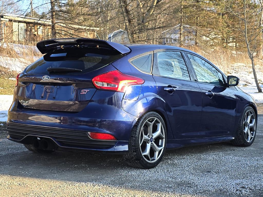 Used 2017 Ford Focus ST image 9