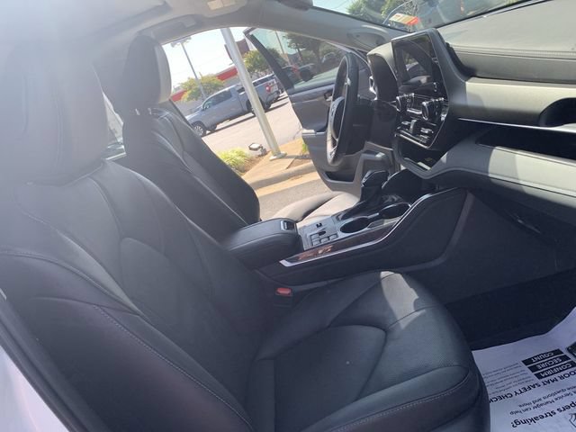 Used 2025 Toyota Highlander Limited AWD/4WD image 14