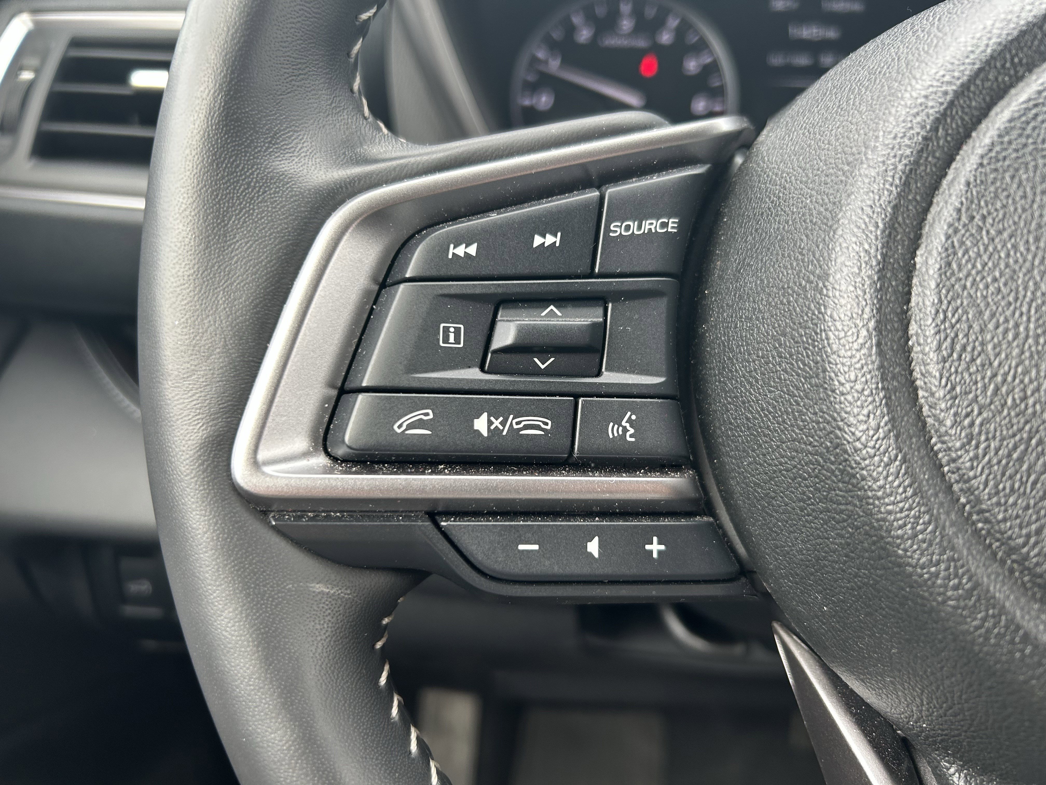 Certified 2025 Subaru Ascent Touring image 18