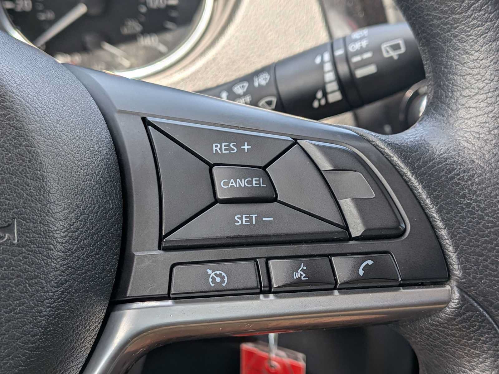Used 2018 Nissan Rogue S AWD/4WD image 24
