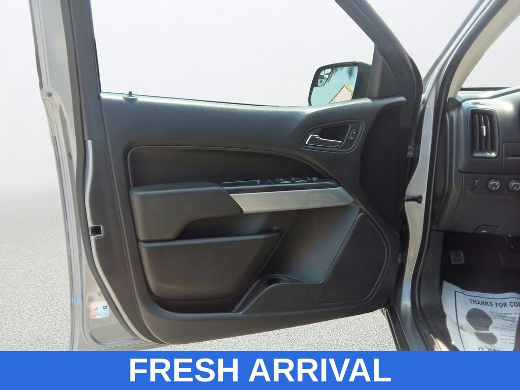 Used 2022 Chevrolet Colorado LT AWD/4WD image 17
