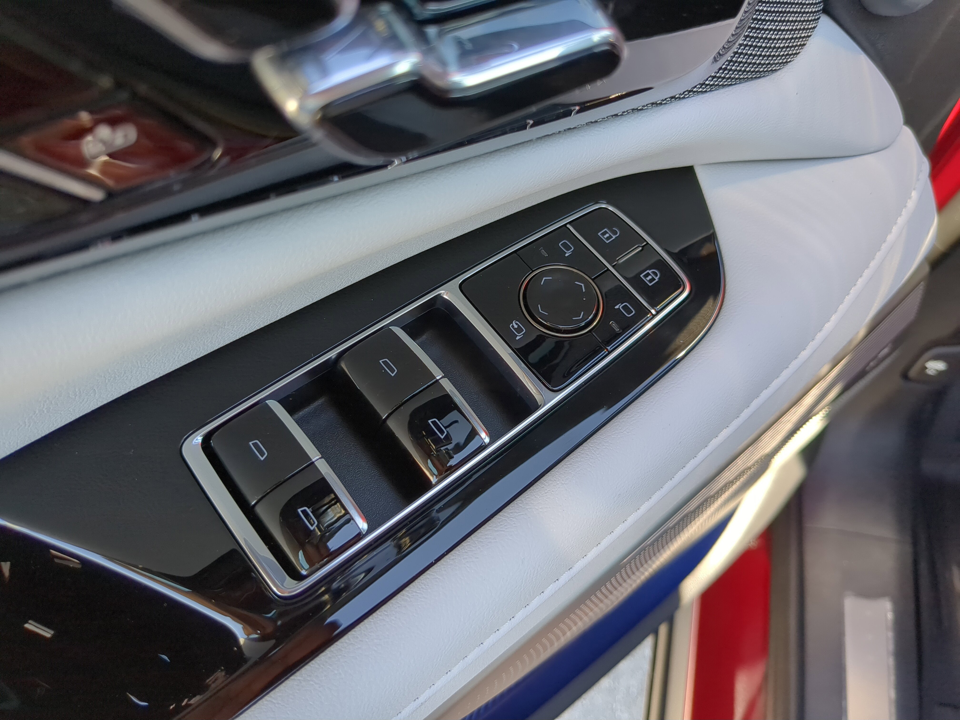 New 2026 Cadillac Optiq Luxury 2 w/ LPO, Floor Liner Package RWD image 17