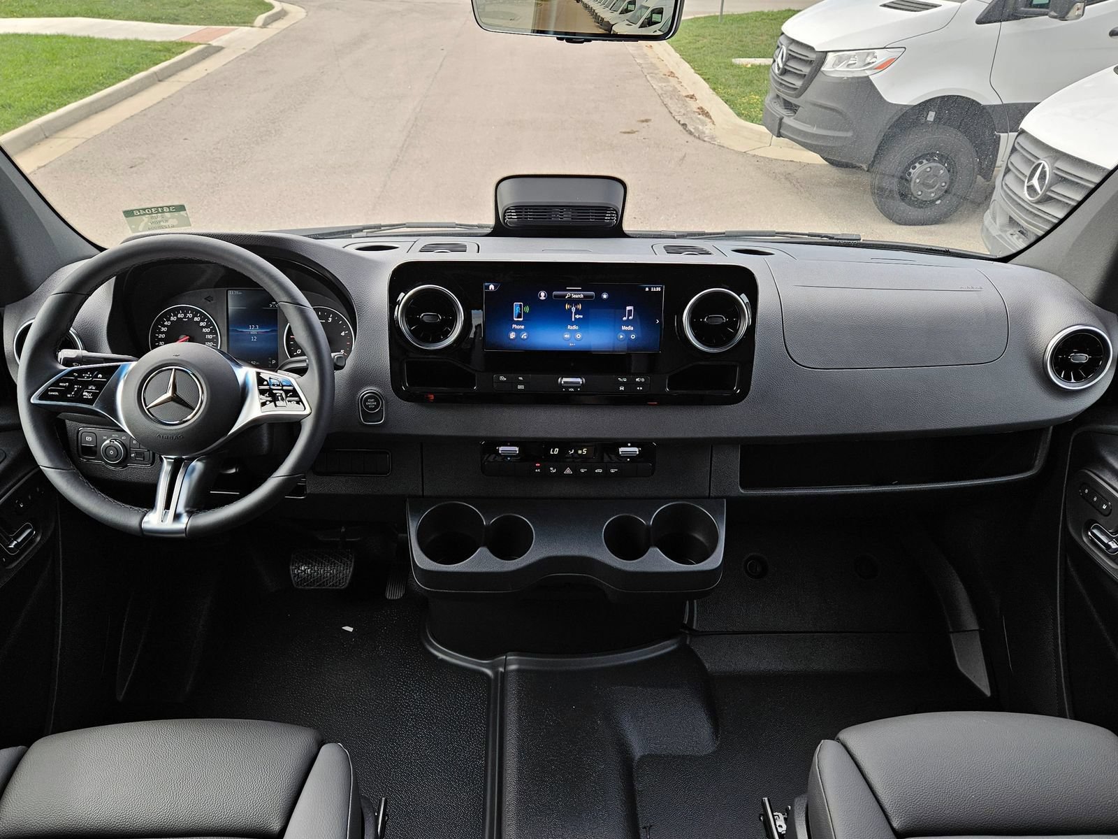 New 2025 Mercedes-Benz Sprinter 2500 image 11