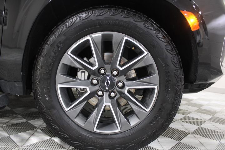 Used 2024 Chevrolet Tahoe Z71 w/ Z71 Off-Road Package AWD/4WD image 44