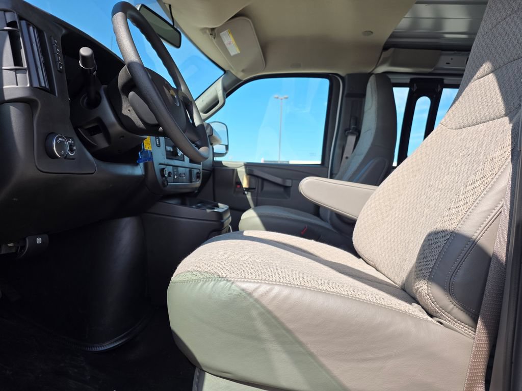 Used 2024 Chevrolet Express 3500 w/ Driver Convenience Package RWD image 11