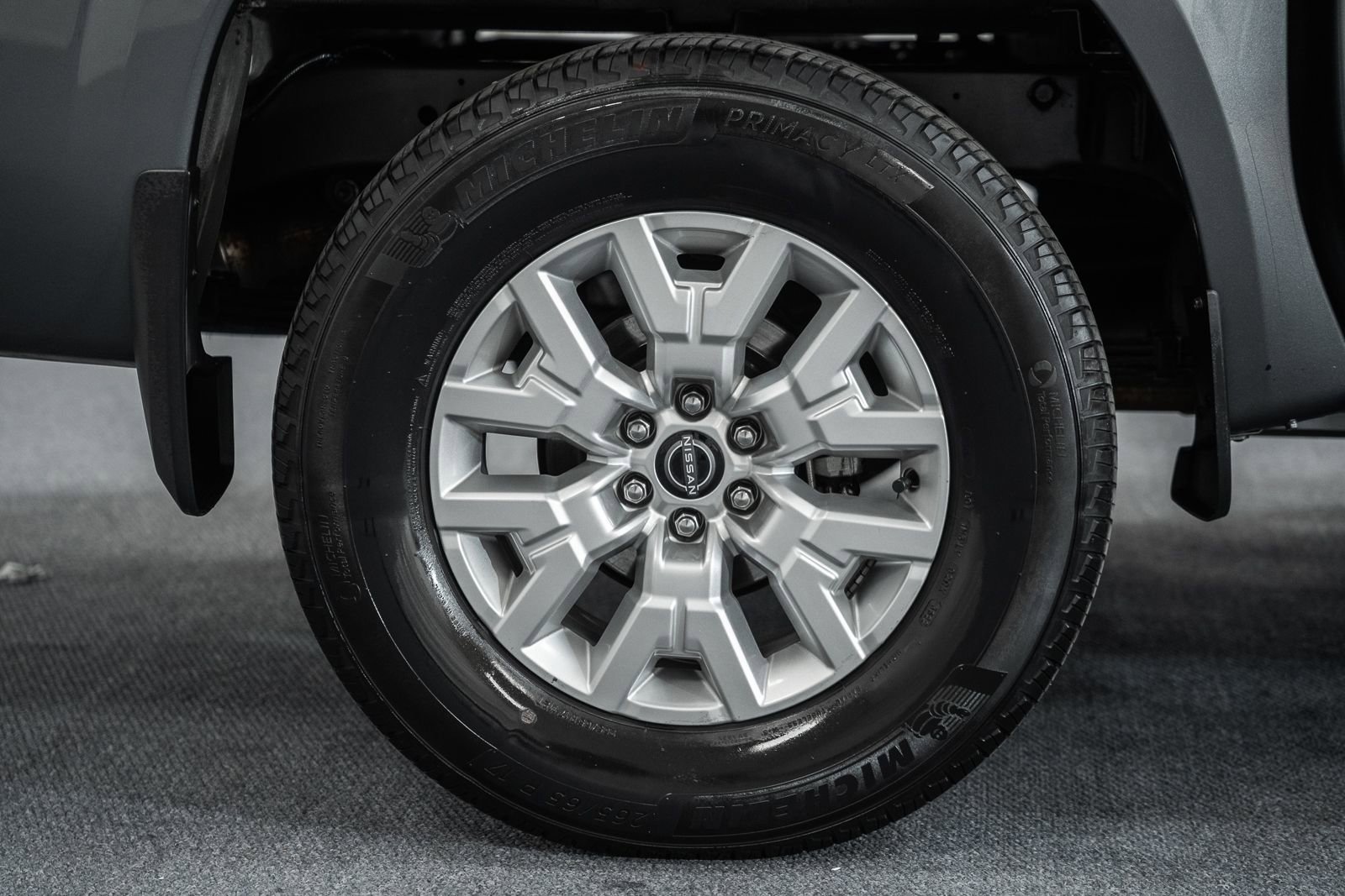 Used 2023 Nissan Frontier SV w/ SV Premium Package image 23