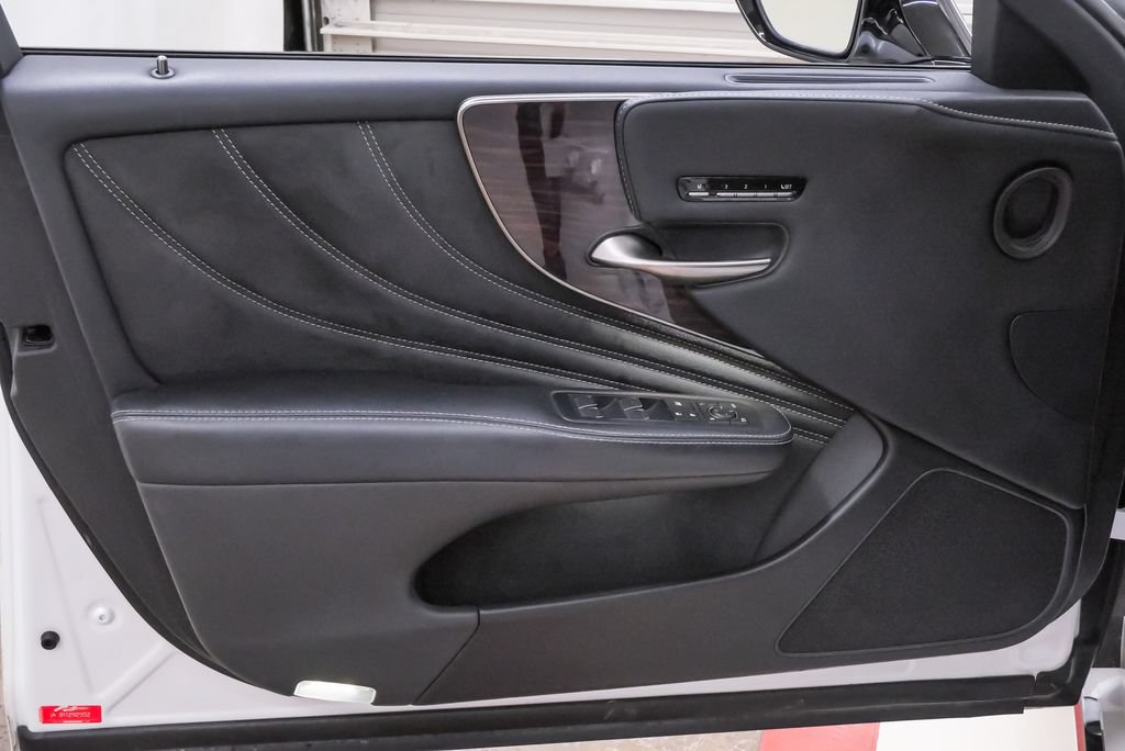Used 2021 Lexus LS 500 w/ Interior Upgrade Package RWD image 25