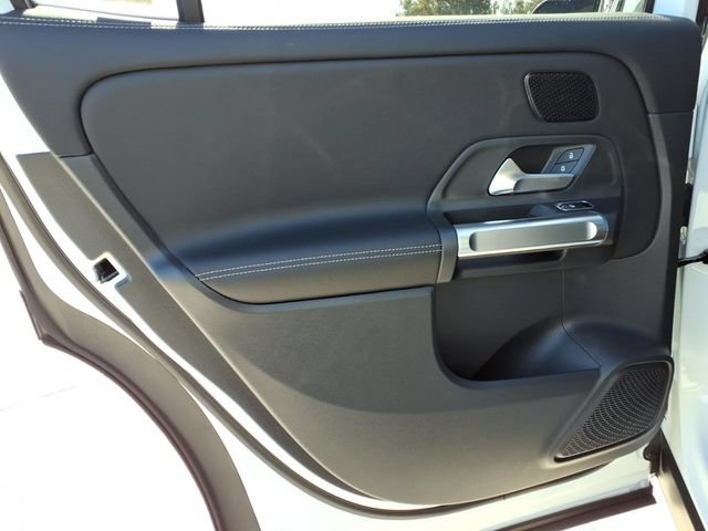 New 2026 Mercedes-Benz GLB 250 4MATIC image 17