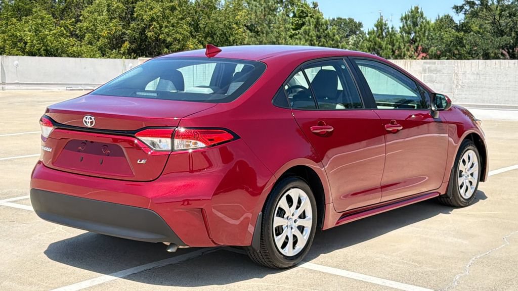 Used 2025 Toyota Corolla LE FWD image 4