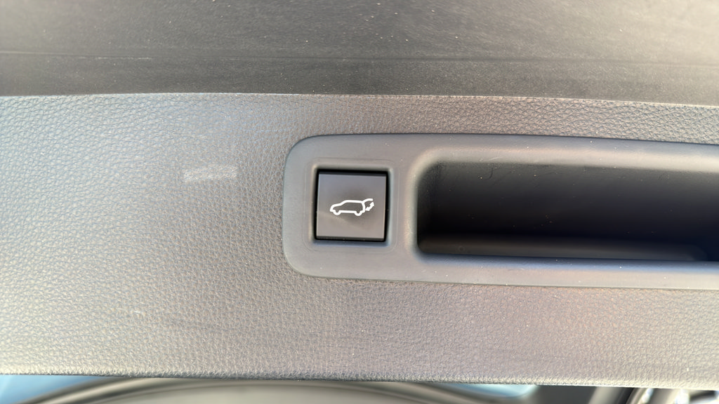 Used 2022 Toyota Highlander XLE FWD image 20