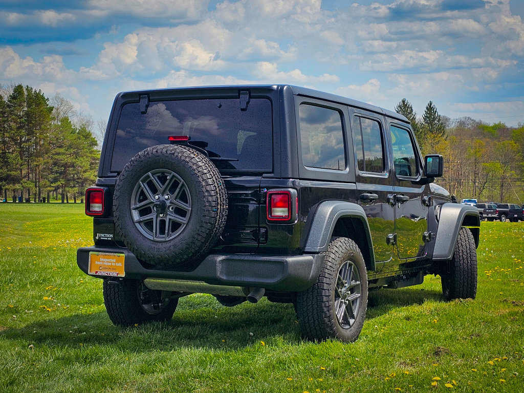 Used 2026 Jeep Wrangler Unlimited Sport AWD/4WD image 4