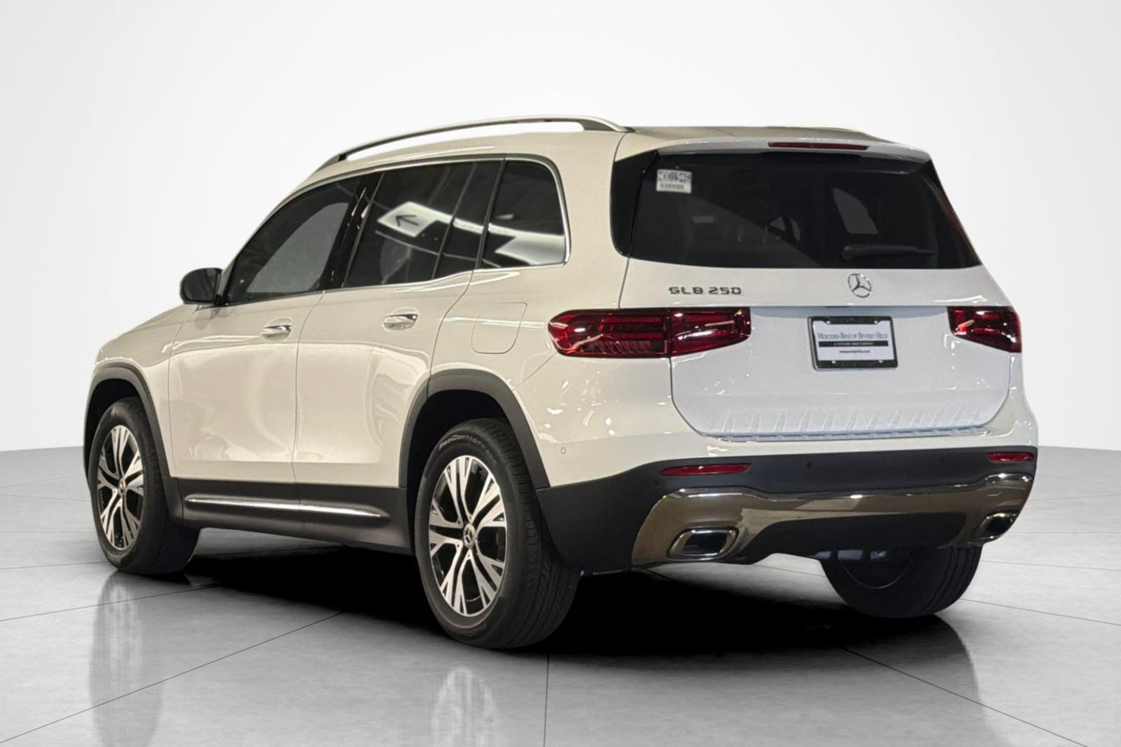 New 2026 Mercedes-Benz GLB 250 image 3