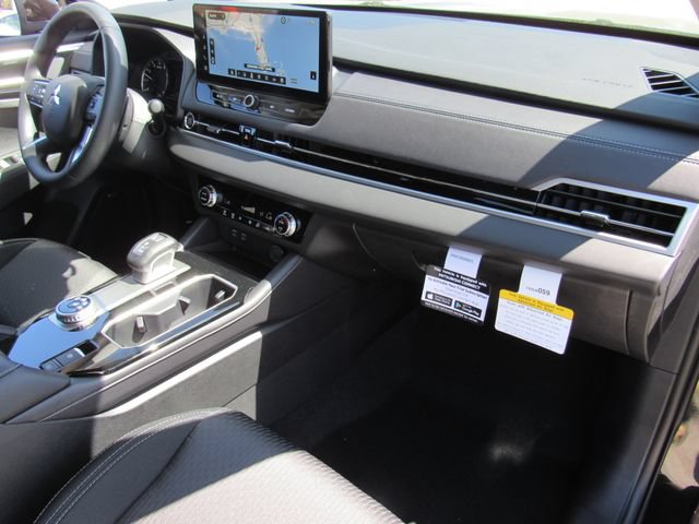 New 2026 Mitsubishi Outlander ES FWD image 11