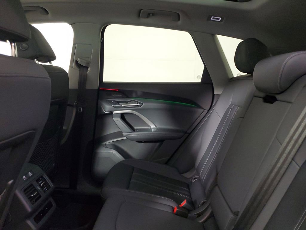 Used 2025 Audi Q5 Premium w/ Premium Plus AWD/4WD image 12