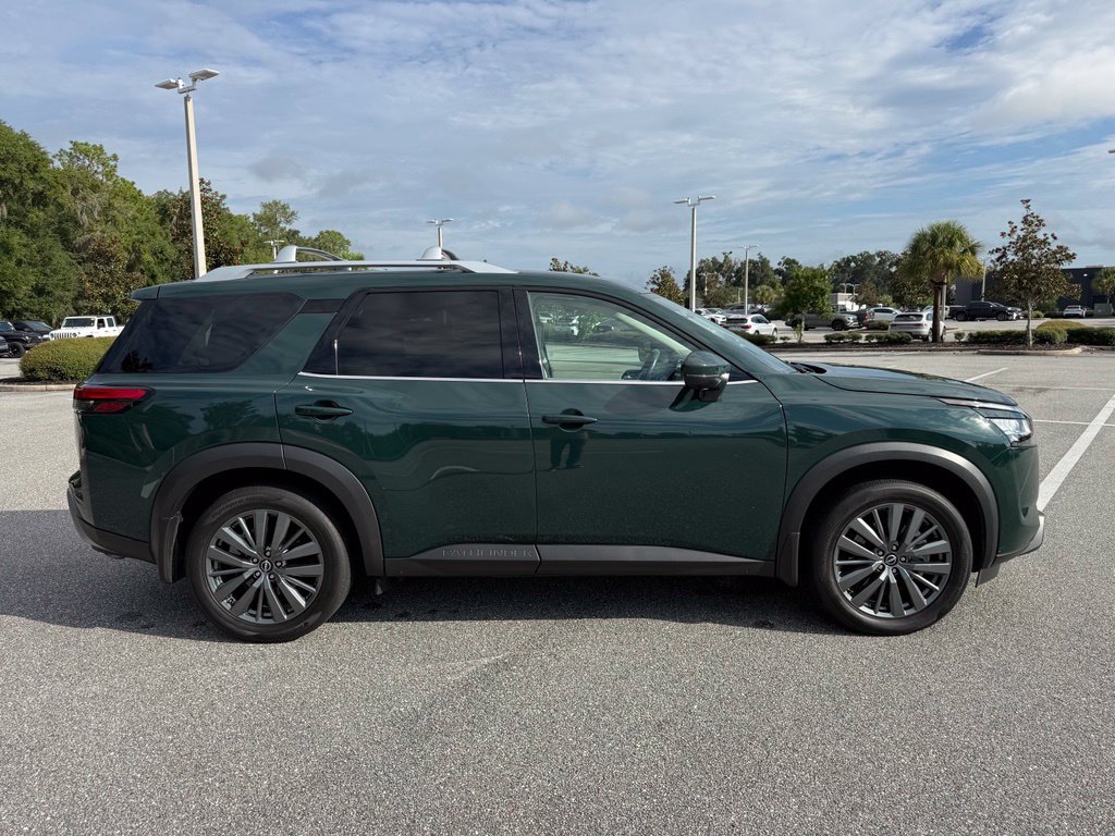 Used 2024 Nissan Pathfinder SL w/ SL Premium Package FWD image 6