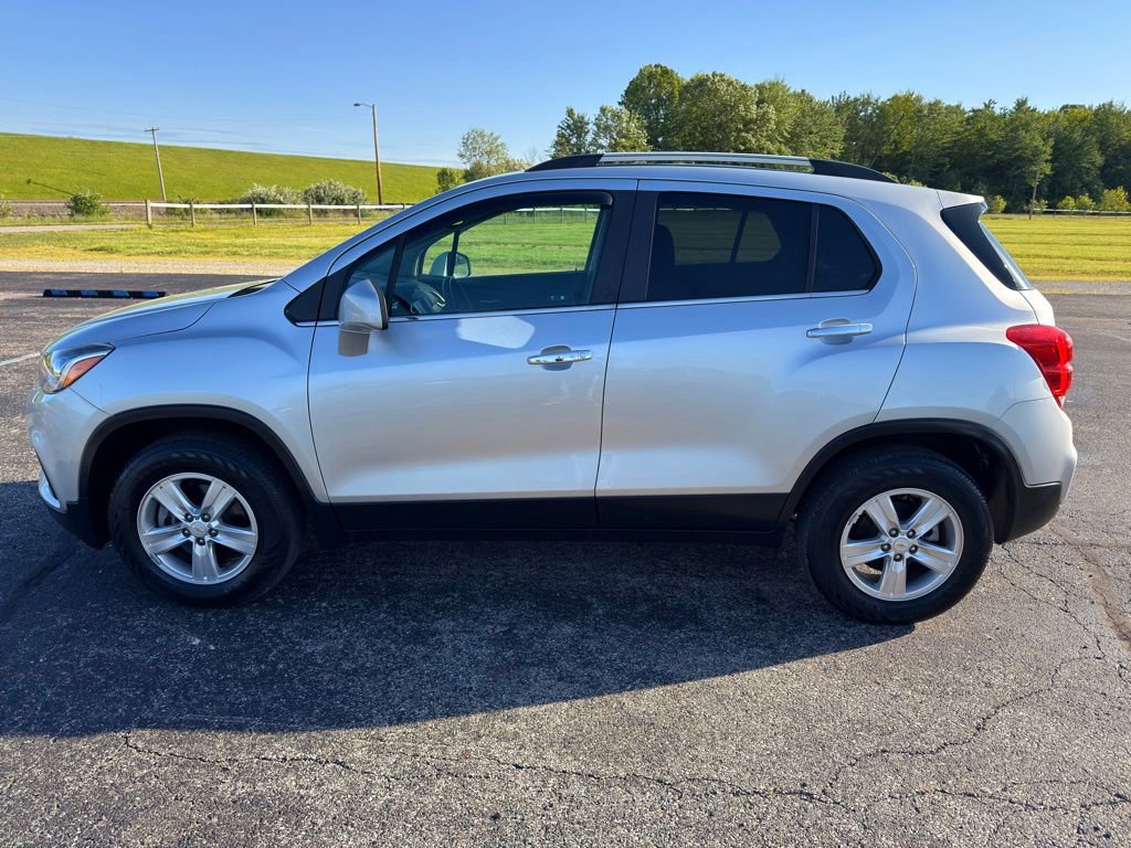 Used 2020 Chevrolet Trax LT w/ LT Convenience Package AWD/4WD image 14