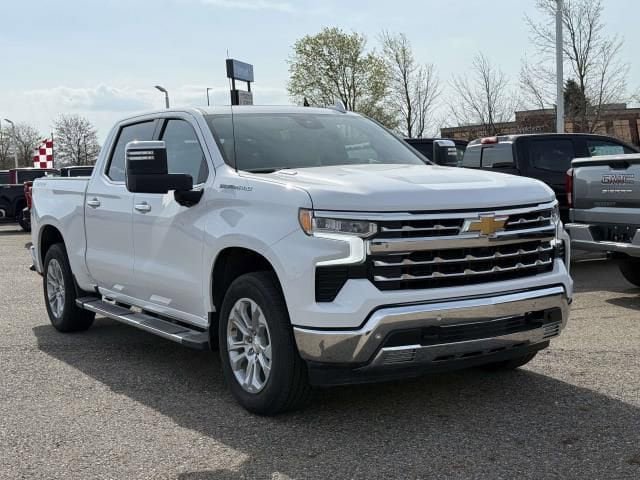 Used 2025 Chevrolet Silverado 1500 LTZ w/ LTZ Premium Package AWD/4WD image 4