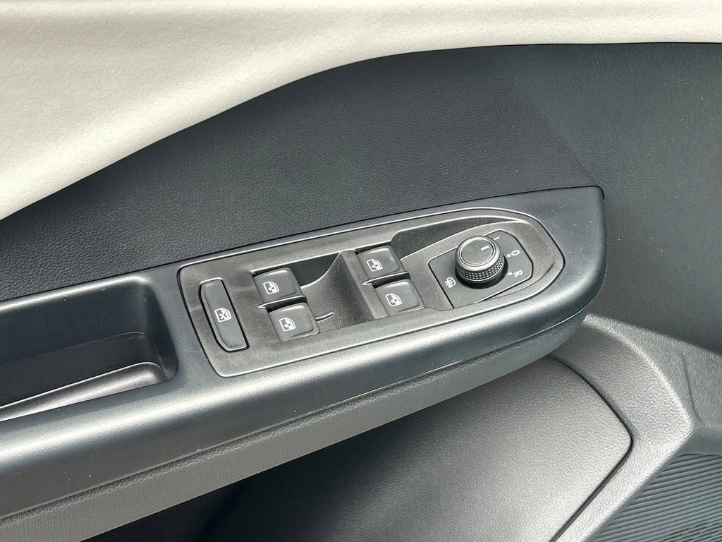 New 2026 Volkswagen Taos SE w/ Panoramic Sunroof Package FWD image 19