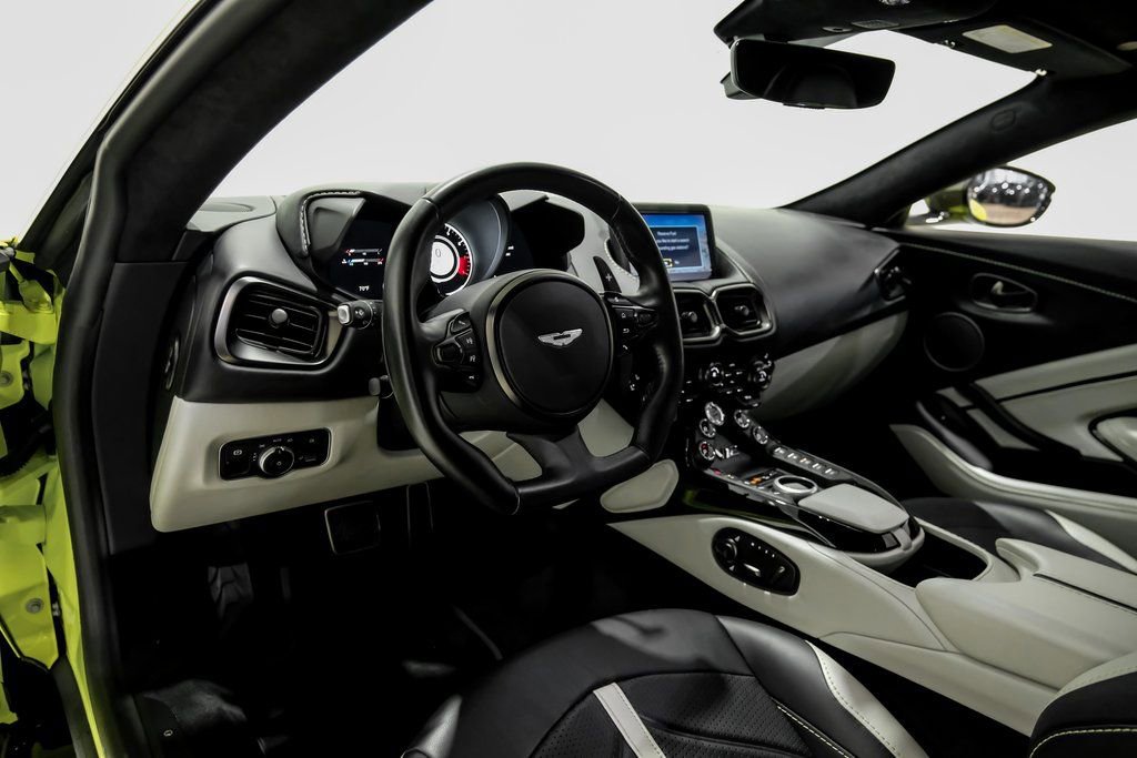 Used 2023 Aston Martin V12 Vantage image 5