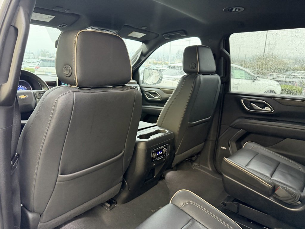 Used 2023 Chevrolet Suburban Premier image 31