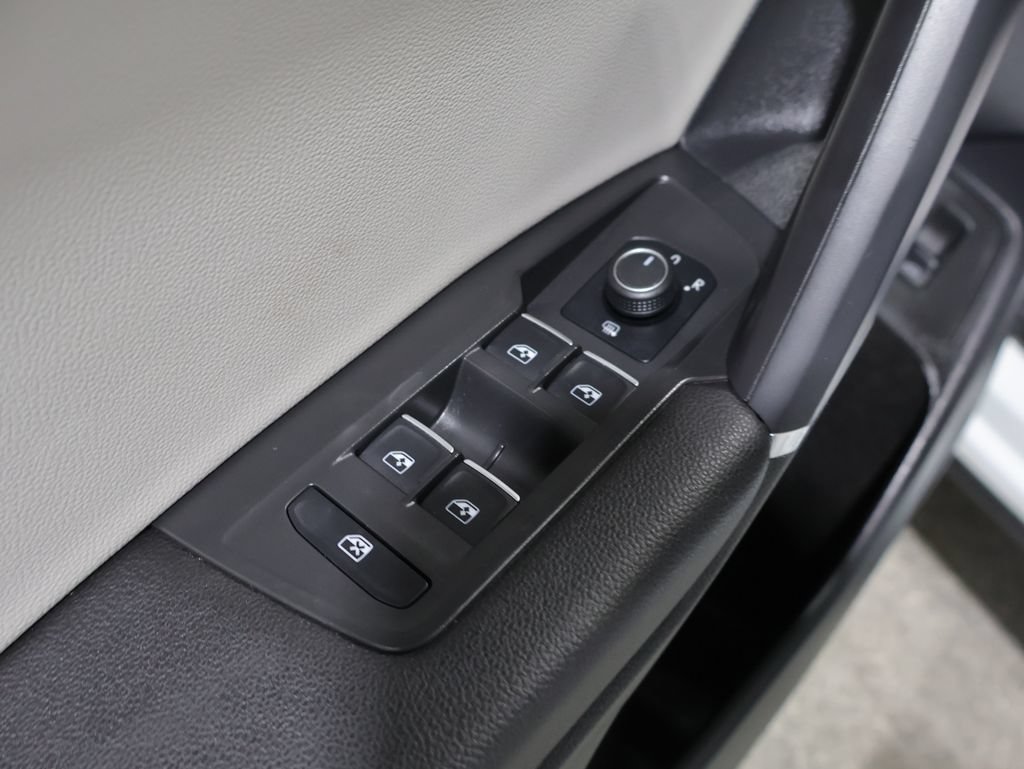 Used 2020 Volkswagen Tiguan SEL AWD/4WD image 14