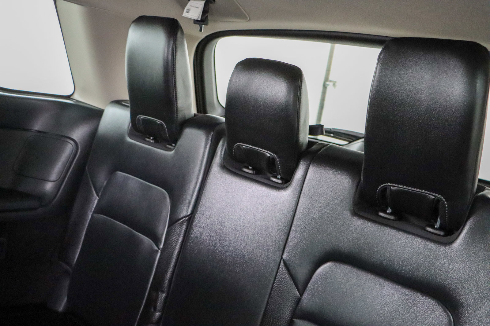 Used 2023 Nissan Pathfinder SL w/ Lighting Package (N92) FWD image 25
