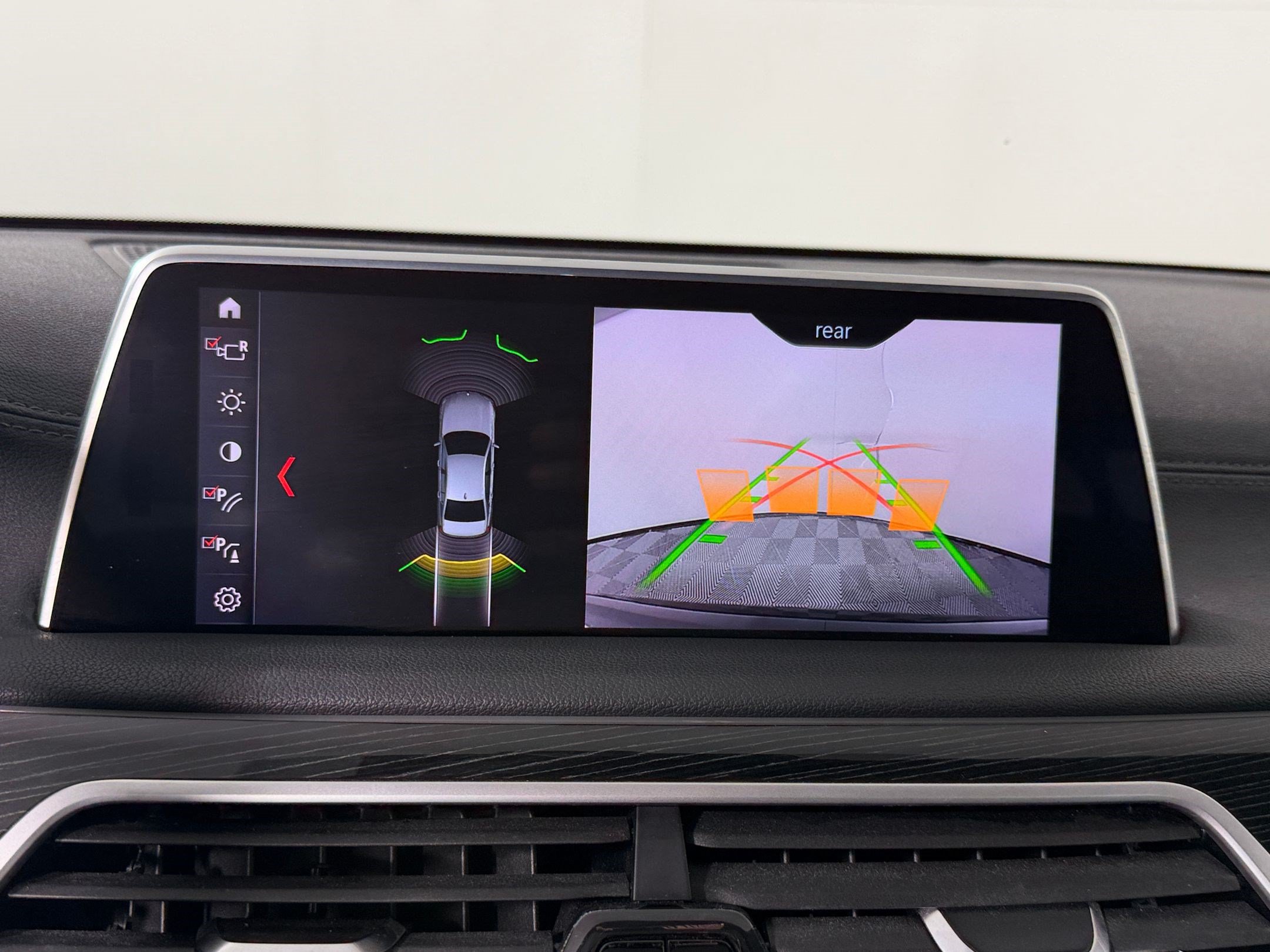 Used 2019 BMW 740i w/ M Sport Package RWD image 26