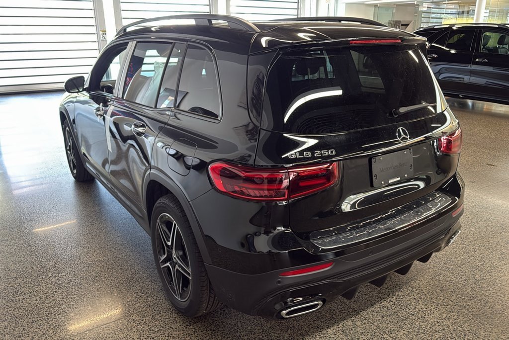New 2026 Mercedes-Benz GLB 250 4MATIC image 2