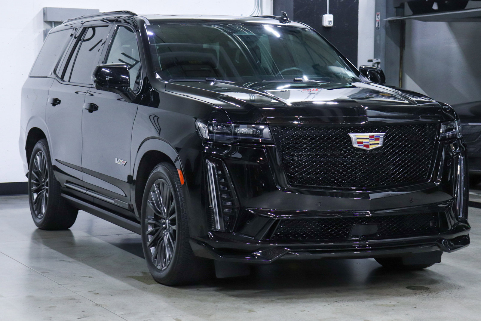 Used 2023 Cadillac Escalade V image 7