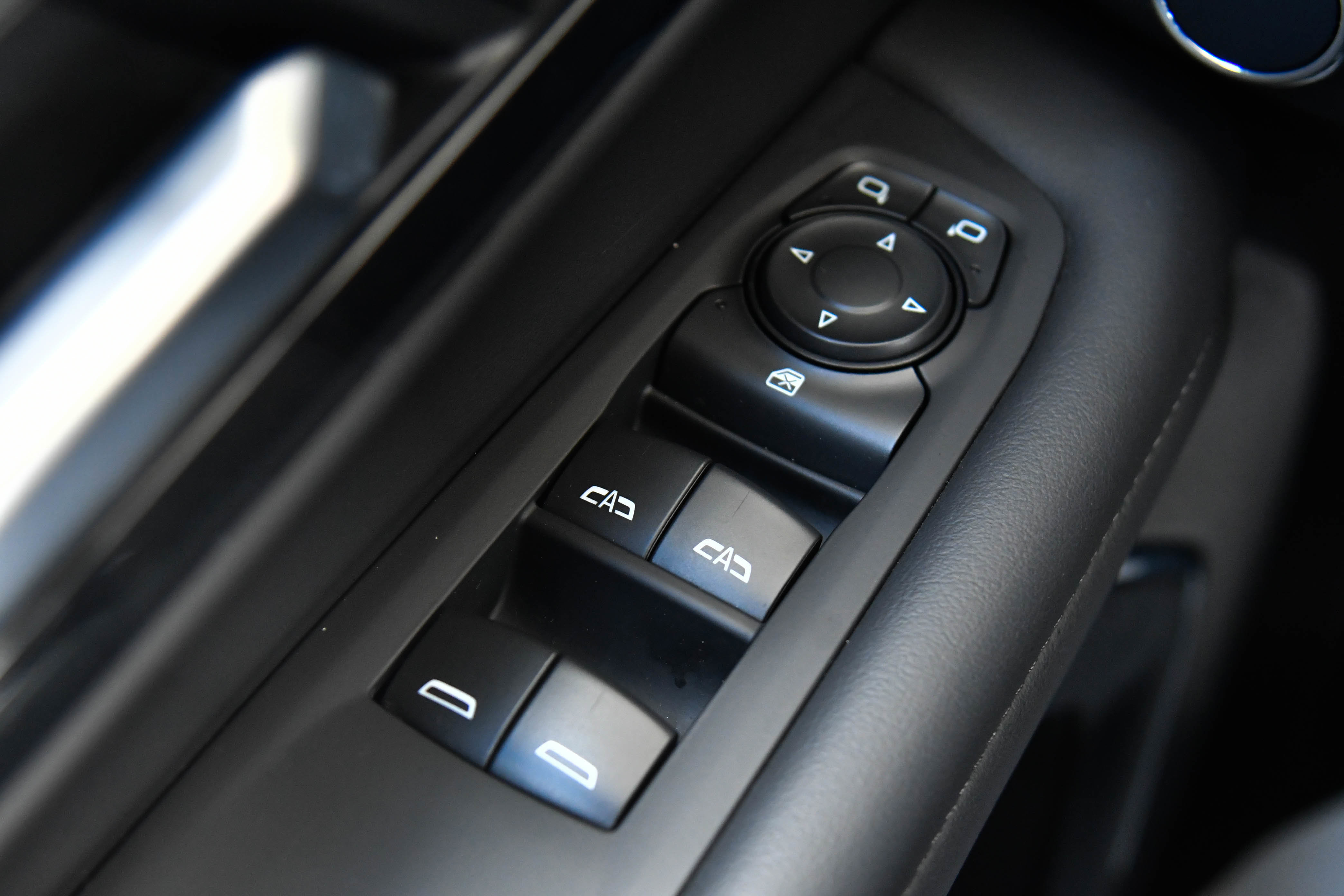 Used 2025 Chevrolet Tahoe LT image 44