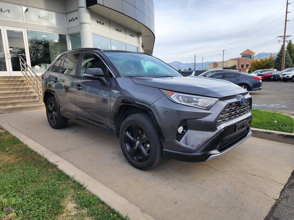 Used 2020 Toyota RAV4 XSE image 3