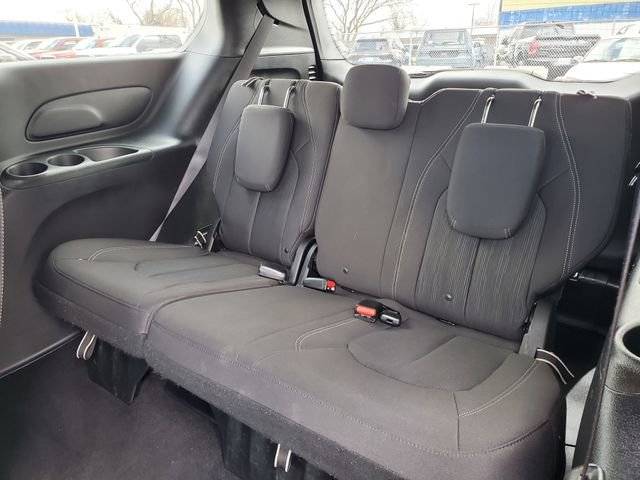 Used 2019 Chrysler Pacifica Touring Plus w/ S Appearance Package FWD image 26