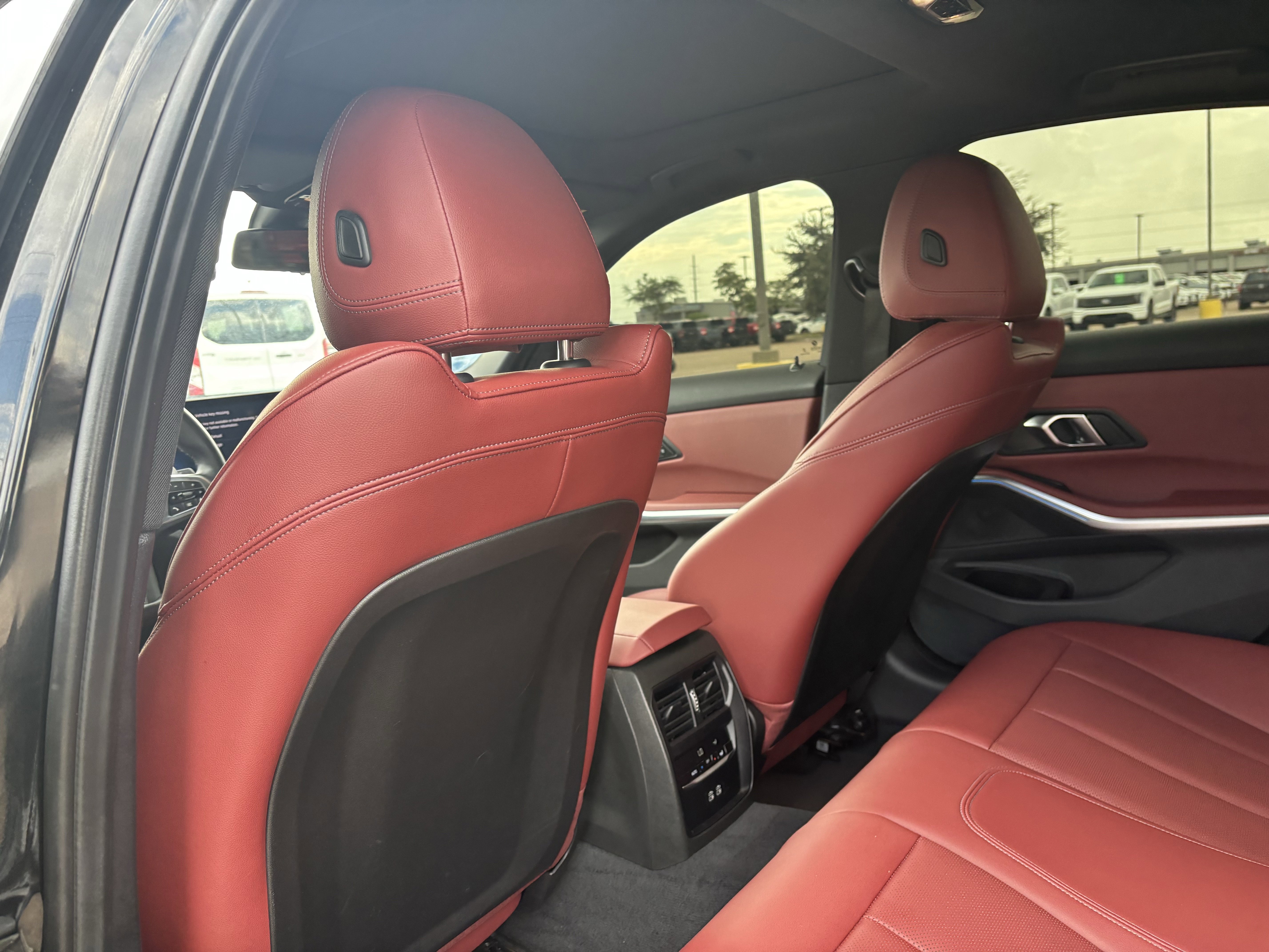 Used 2024 BMW 330i Sedan w/ M Sport Package image 22