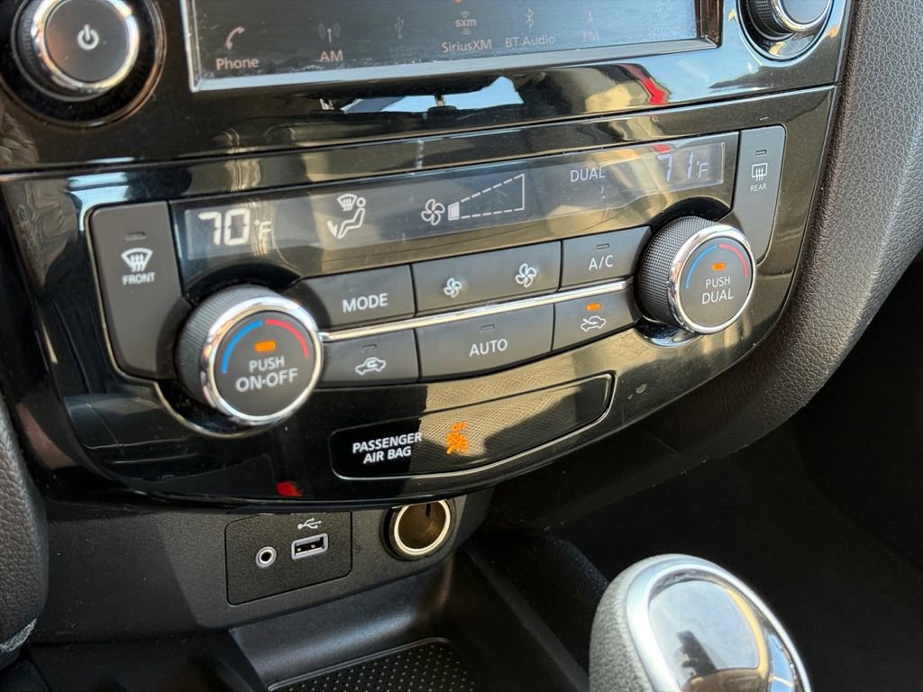 Used 2022 Nissan Rogue Sport SV w/ Technology Package image 35