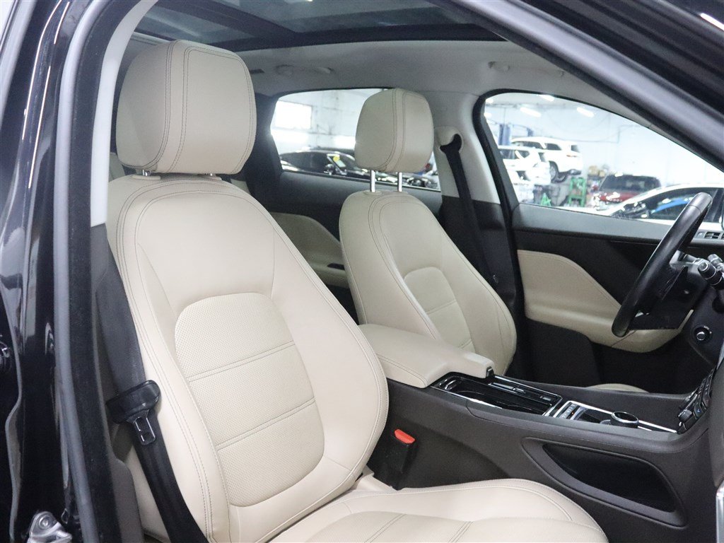 Used 2018 Jaguar F-PACE Prestige AWD/4WD image 27