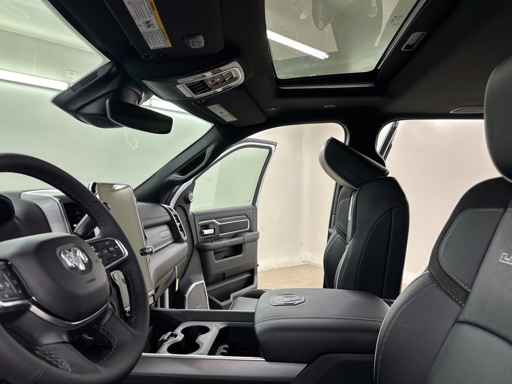 New 2026 RAM 3500 Laramie AWD/4WD image 39