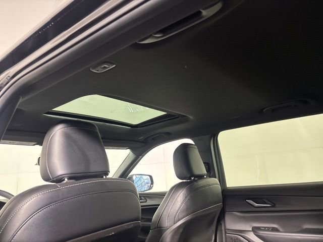 Certified 2023 Jeep Grand Cherokee L Laredo image 23